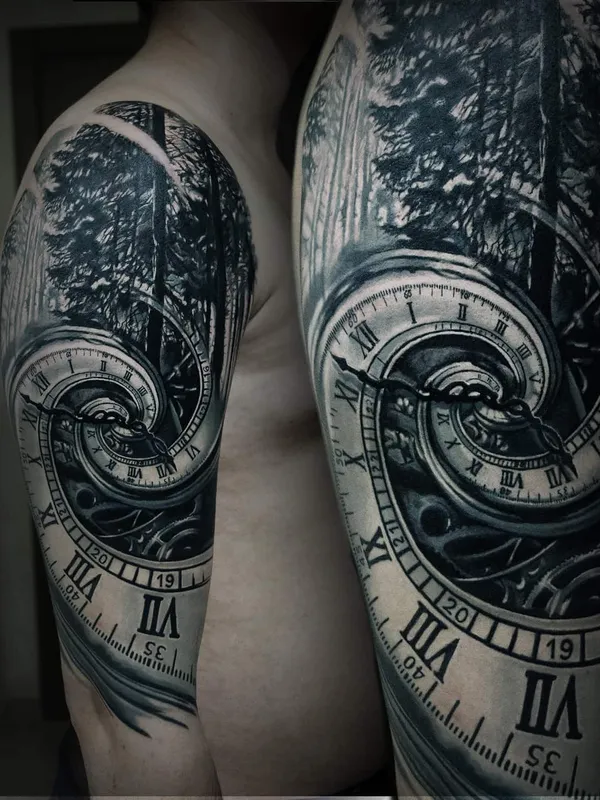Clock tattoo on the shoulder